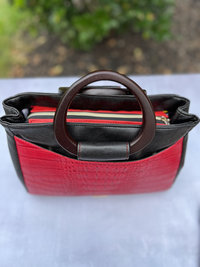 Custom Crocodile large handbag with matching sunglass case— Premium Faux Leather - wow!