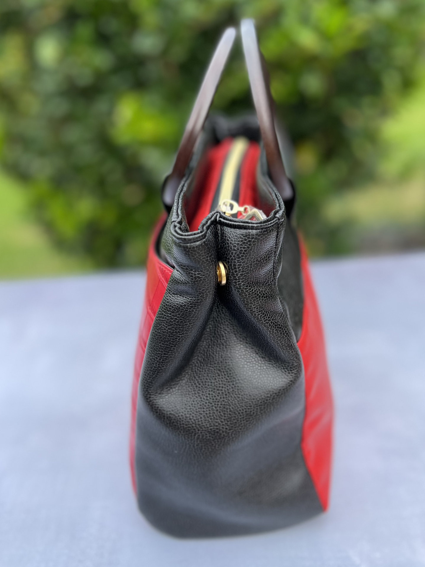 Custom Crocodile large handbag with matching sunglass case— Premium Faux Leather - wow!