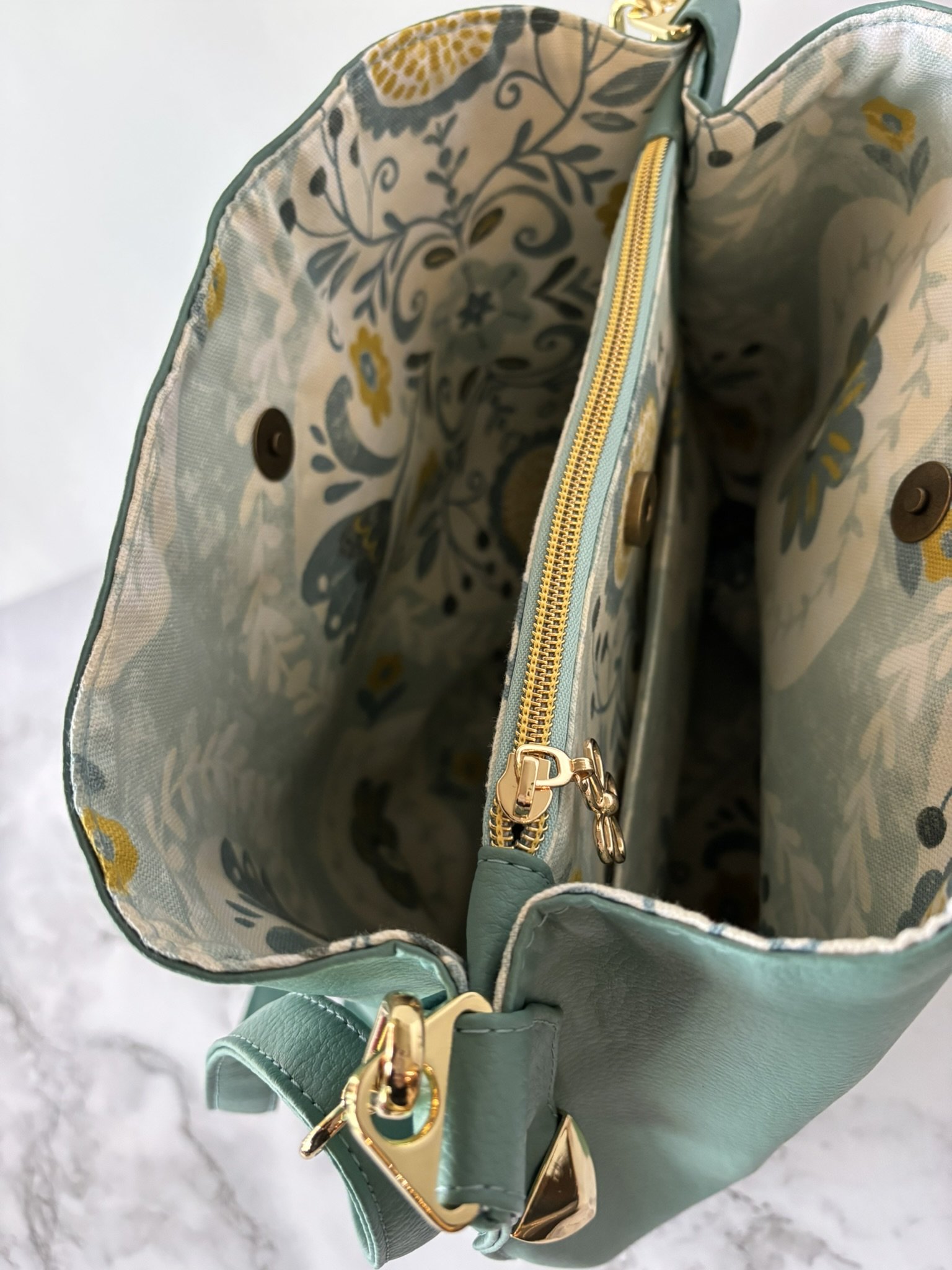 3-Piece Green Pastel Wintergreen Semi-Slouch handbag 3-piece set with wristlet and sunglass/eyeglass case included