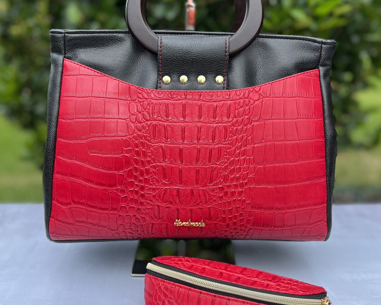 Custom Crocodile large handbag with matching sunglass case— Premium Faux Leather - wow!